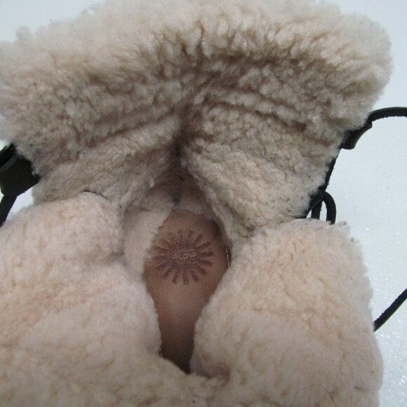 UGG Australia Caspia Genuine Leather Sheepskin Boots size 10 - Picture 8 of 10